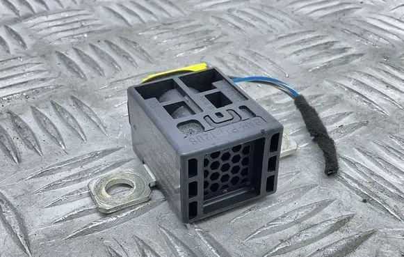 Audi A1 Battery relay fuse 4F0915519