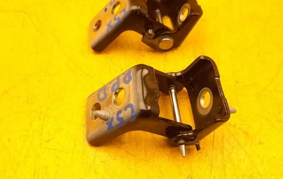 Citroen C5 X Front door upper hinge