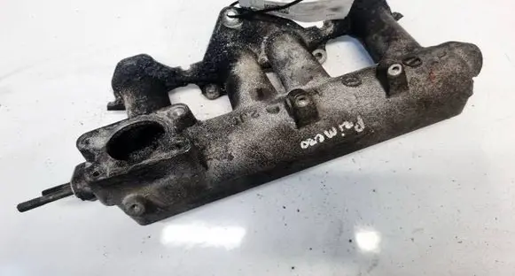 Nissan Primera Intake manifold 