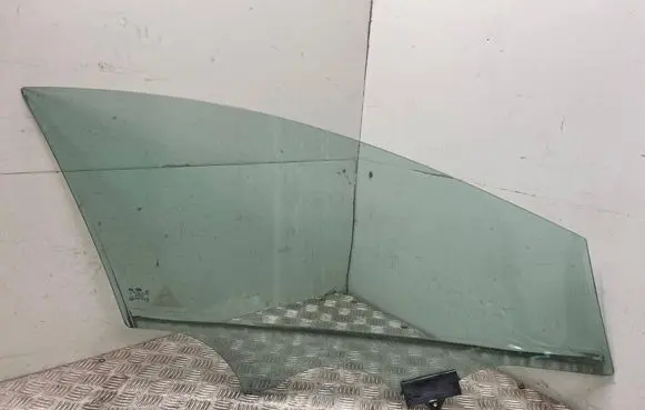 Hyundai i40 Front door window glass four-door 43R000384