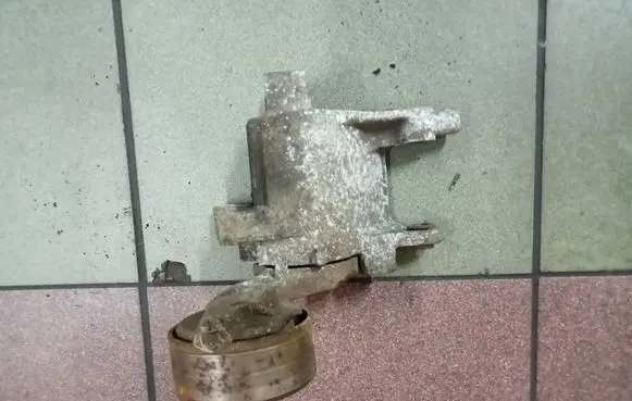 Generator/alternator belt tensioner