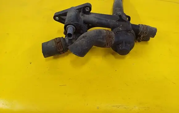 Volkswagen Golf V Thermostat/thermostat housing 03C121111 03C121021