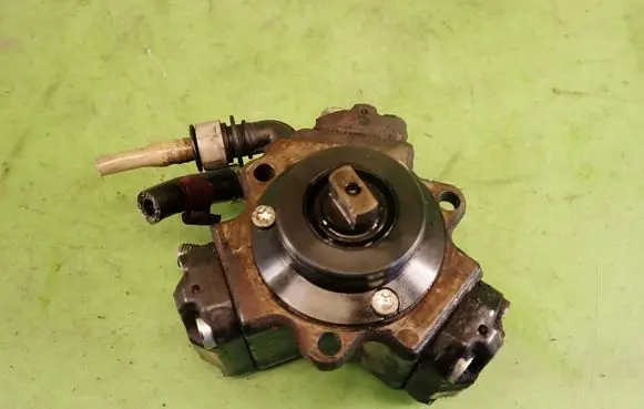 Lancia Ypsilon Fuel injection high pressure pump 044501008046779630