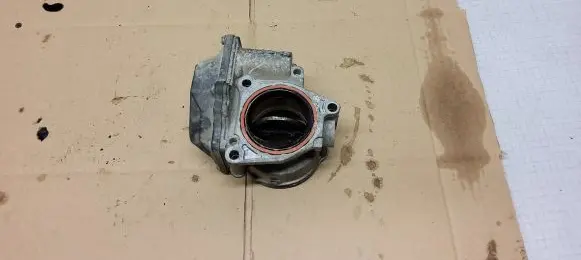 Volkswagen Caddy Throttle valve 03G128063Q