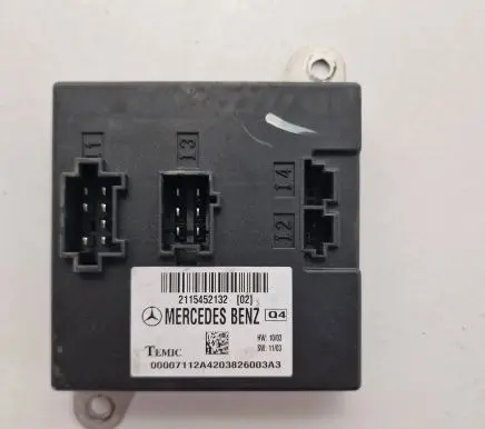Mercedes-Benz E W211 Comfort/convenience module 2115452132