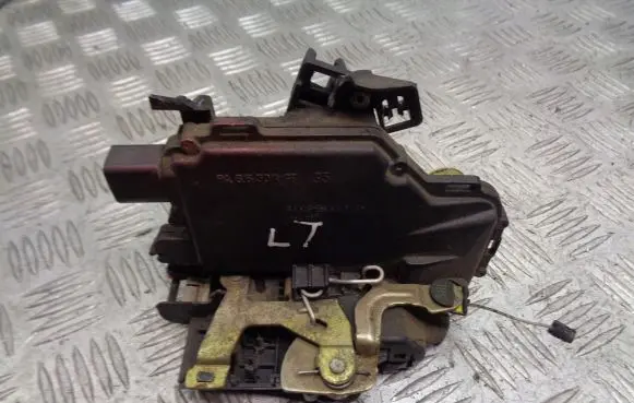 Seat Leon (1M) Rear door lock
