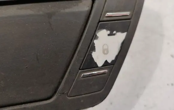 Radio/GPS head unit trim