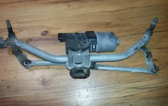 Peugeot 207 Front wiper linkage and motor 3397020769 9650380780