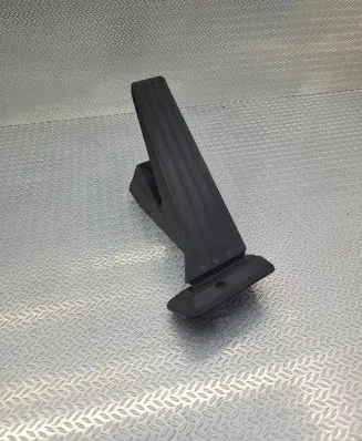 BMW 6 F12 F13 Accelerator throttle pedal 6858574