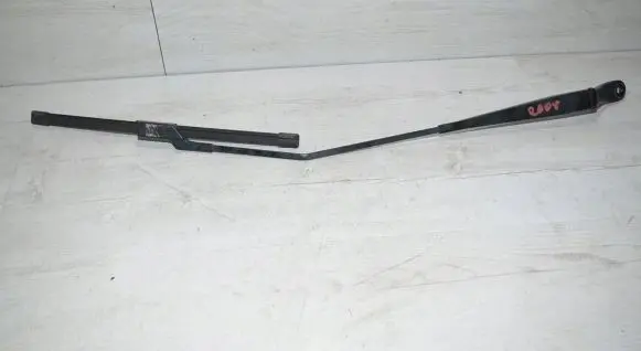 Front wiper blade arm