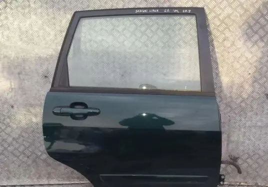 Suzuki Liana Rear door