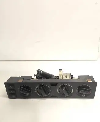 BMW 7 E38 Climate control unit 8367917