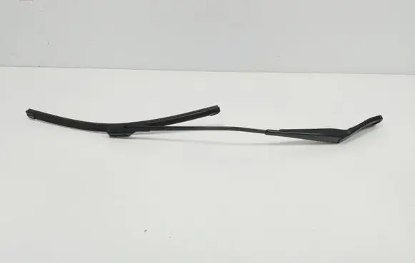Volvo XC60 Front wiper blade arm 30753529
