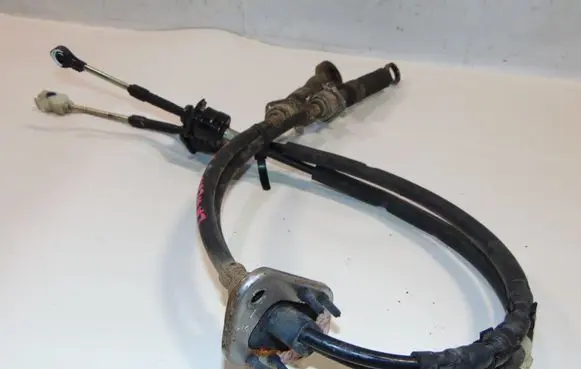 Mitsubishi Lancer Gear shift cable linkage MN168938