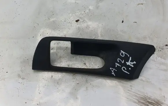 Toyota Avensis T250 Front door interior handle trim 6761605020