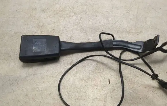 Volkswagen Scirocco Front seatbelt buckle 1K8857755F