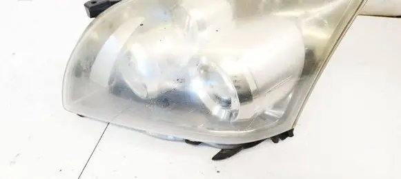 Toyota Avensis T250 Headlight/headlamp