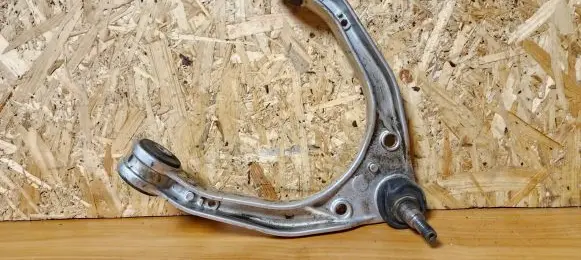 Volkswagen Touareg I Front upper control arm/wishbone 7L0407047A
