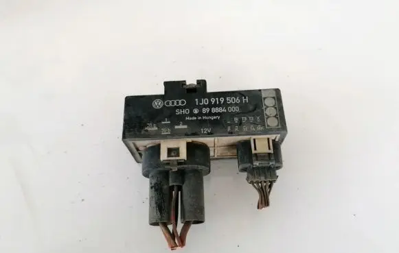 Coolant fan relay