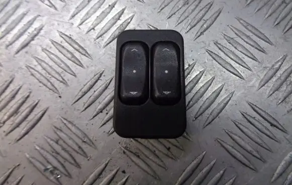 Opel Meriva B Front door window switch trim 