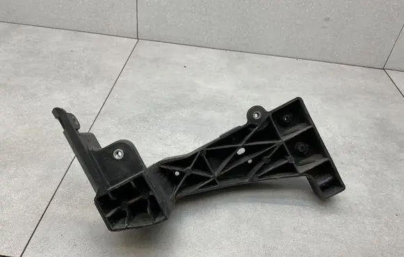 Hyundai i40 Radiator support slam panel bracket 641363Z000