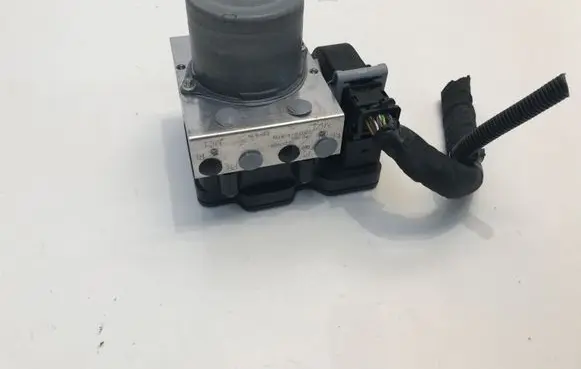 Volvo XC40 ABS Pump 32281466 P32281466
