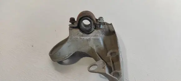 Volkswagen PASSAT B5.5 Engine mounting bracket 8E0199351