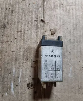 Mercedes-Benz E W124 Fuel pump relay 2015403845 873303871