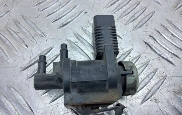 Audi A4 S4 B7 8E 8H Turbo solenoid valve 1K0906283A