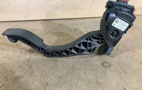 Citroen C2 Accelerator throttle pedal 6PV00908300 9654405580