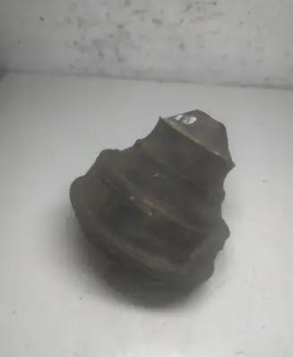 Engine mount bracket