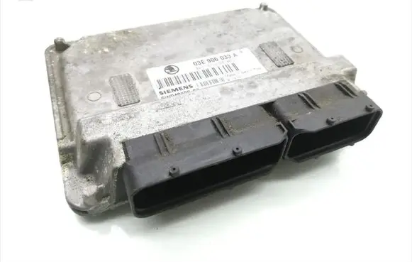 Skoda Fabia Mk1 (6Y) Engine control unit/module 03E906033A 5WP40120