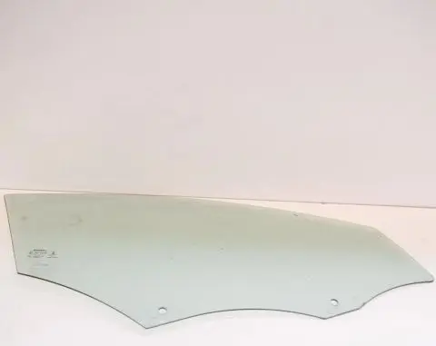 Volvo V40 Front door window glass four-door 43R00049
