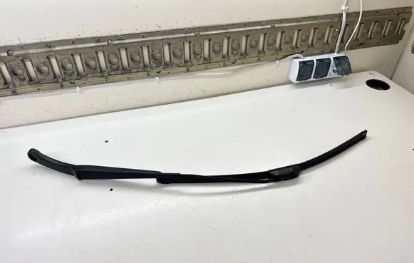 Volkswagen Transporter - Caravelle T5 Front wiper blade arm 7E1955409A