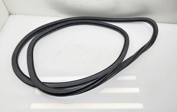 Cupra Formentor Front door rubber seal 5FF867365