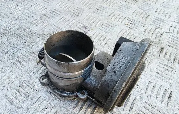 BMW 5 E60 E61 Throttle valve 7791481