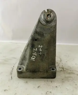 Mercedes-Benz E W211 Engine mounting bracket A6112230804