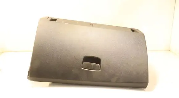 Glove box