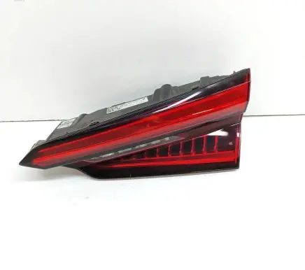 Audi A5 Tailgate rear/tail lights 8W6945094A