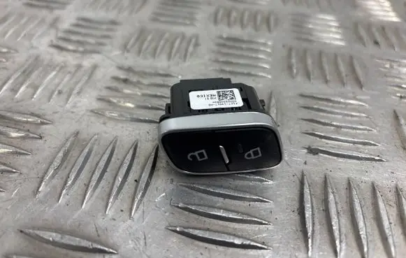 Ford Focus Central locking switch button F1ET14017AB SANDD4A002A