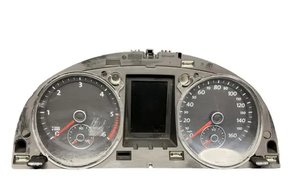 Volkswagen PASSAT B7 Speedometer (instrument cluster) 3AA920970J A2C53238928