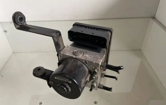 Volvo V50 ABS Pump 30672506A 10096004173