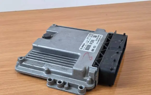 KIA Sportage Engine control unit/module 0281032614 EDC17C57 391502A380