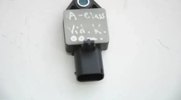 Mercedes-Benz A W169 Airbag deployment crash/impact sensor A1698210451
