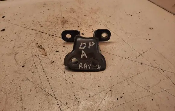 Toyota RAV 4 (XA30) Front door lower hinge 