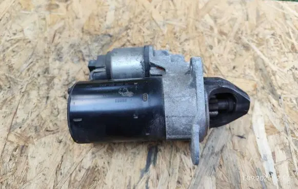 Opel Corsa D Starter motor 0001107495 20090915