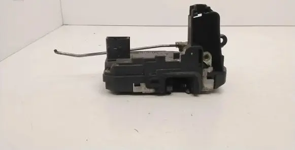 Opel Zafira B Rear door lock 41432091