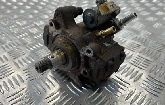Volvo C30 Fuel injection high pressure pump 9672605380