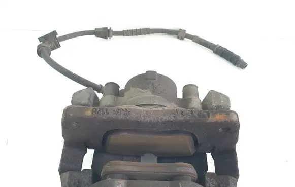 Peugeot 5008 II Front brake caliper 9830798880