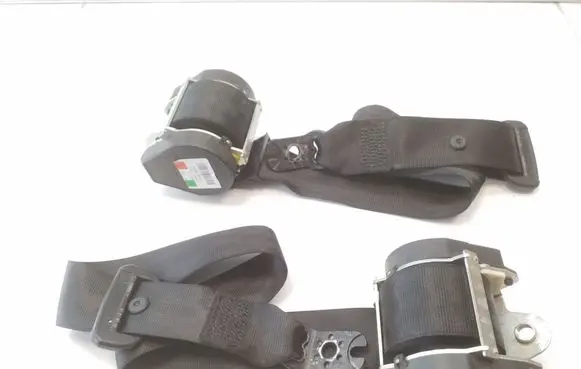 Rear seatbelt